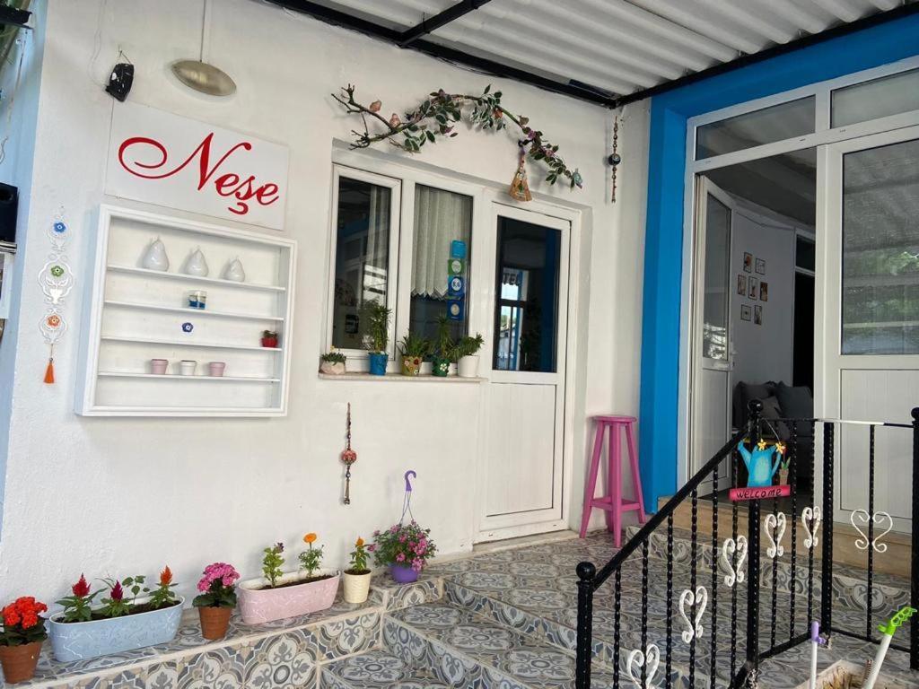 Nese Hotel เซสเม ภายนอก รูปภาพ